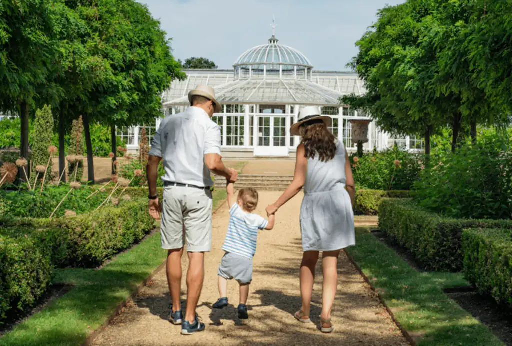 Surprising link between villa vacations and deeper family connections